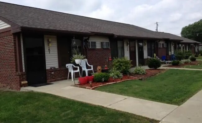 Photo - 440 N Main St