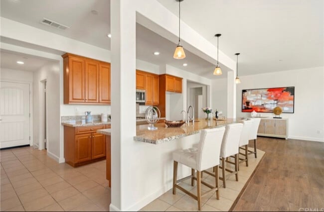 Photo - 14925 Shoreham St