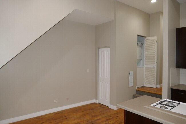 Photo - 1463 W Huron St Unit 1F