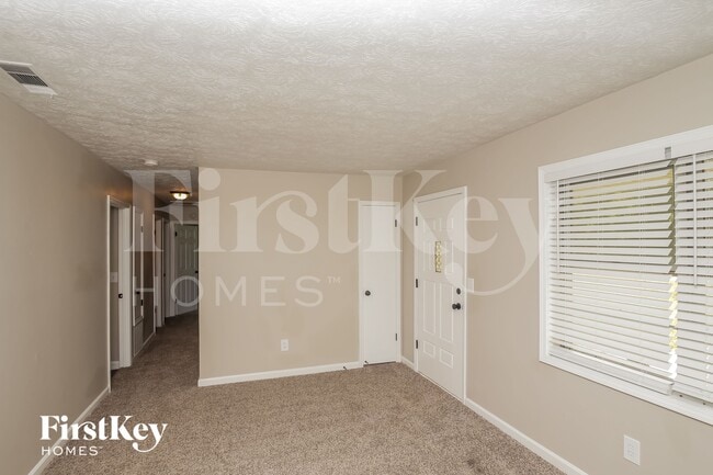 Photo - 2422 Chestnut Log Ln