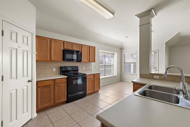 Photo - 225 King Elder Ln