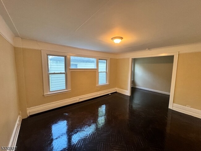 Building Photo - 41 Columbia Ave Unit 2 Rental