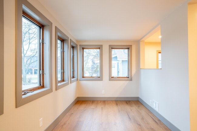 Front sun room - 622 Cedar St