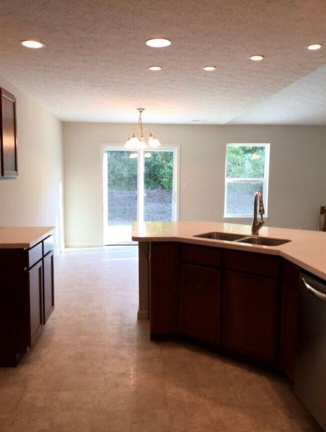 Photo - BRITTANY CHASE....3 Bedroom 2 Bath