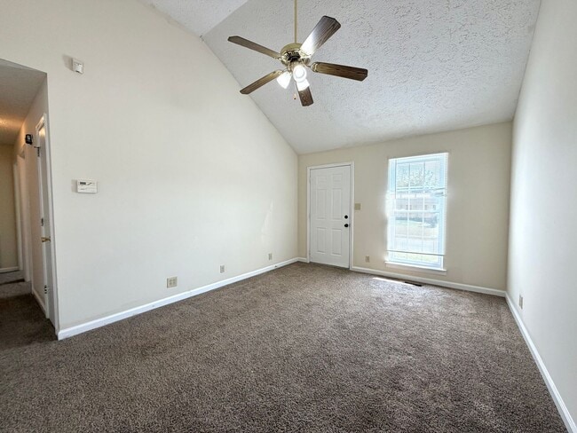 Photo - 313 Cranklen Cir