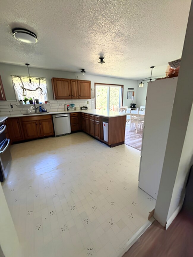 Photo - Roomy 4-bedrooms, 2-bathroom rental house in Delta Junction!