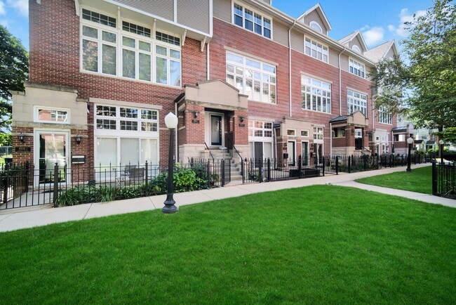 Photo - 4934 S Cornell Ave