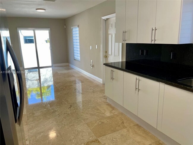 Photo - 3191 Ohio St