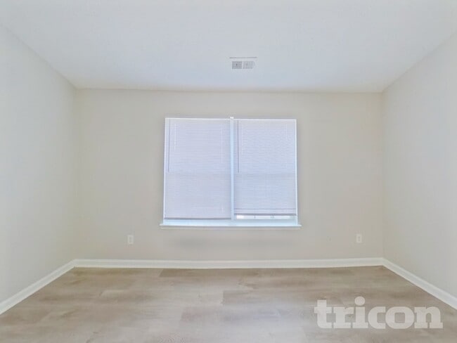 Photo - 5733 Partin Ln