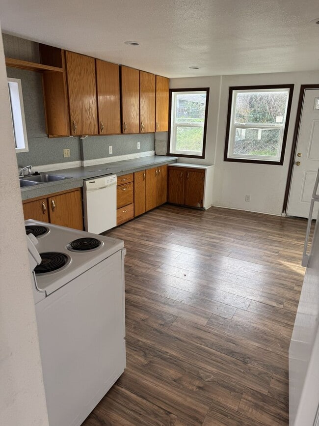 Photo - 5BD/2BA House in Coos Bay!