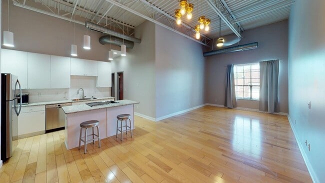 Building Photo - 769 N High St