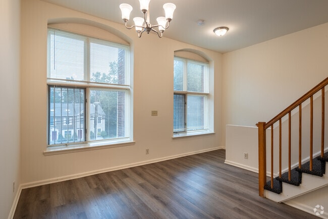 2BR, 1.5BA - 1,200-2,000SF