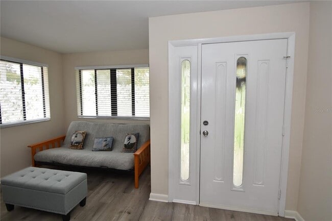 Photo - 18 Covington Ln