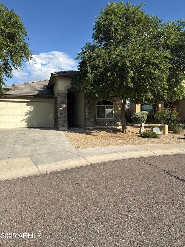 Building Photo - 5623 S 27th Dr