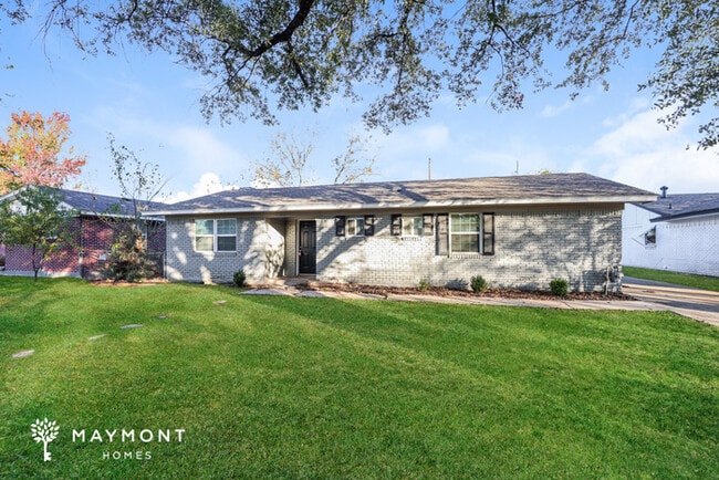 Photo - 1113 Westmoreland Dr