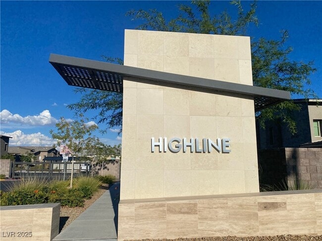 Building Photo - 600 Carriage Hill Dr