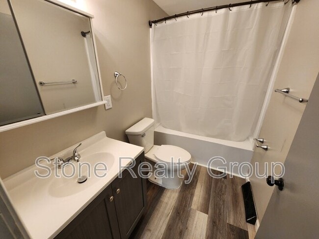 Photo - 136 N 3rd St