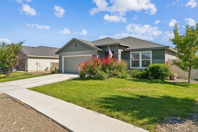Photo - 8316 E Conant St