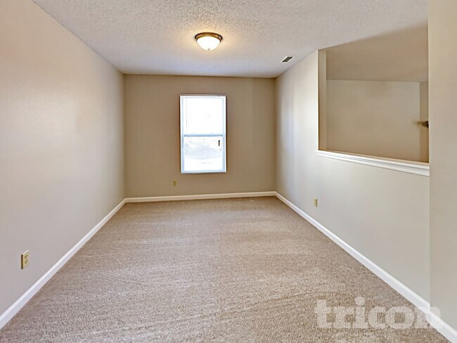 Photo - 7921 Crackling Ln