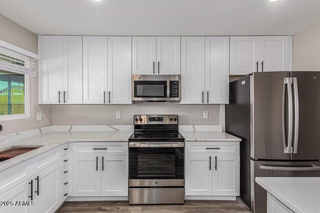 Building Photo - 9938 Willowcreek Cir