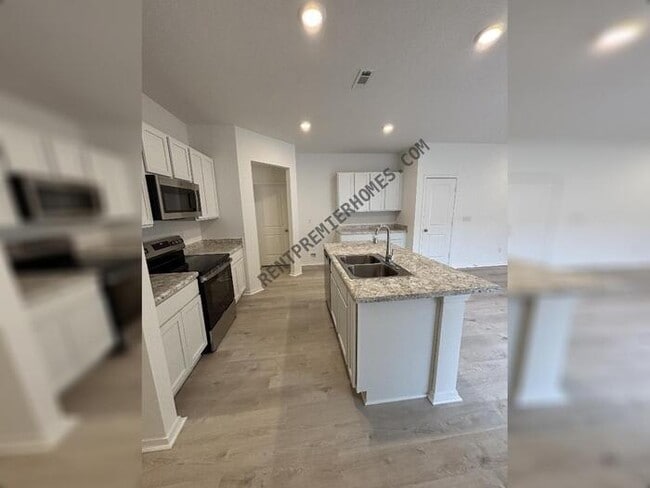 Photo - 310 Sarah Alyse Ln