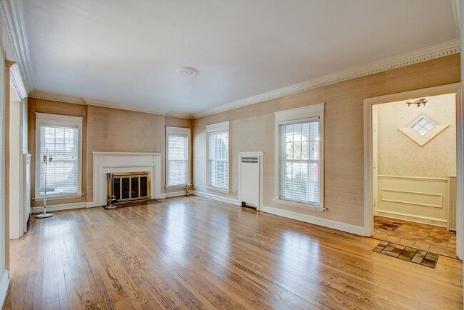 Photo - 2225 E Woodstock Pl