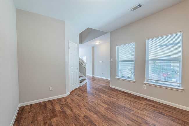 Photo - 10061 Sharpton Dr