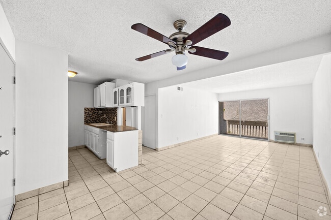 Building Photo - 18620 Hatteras St Unit 274 Rental