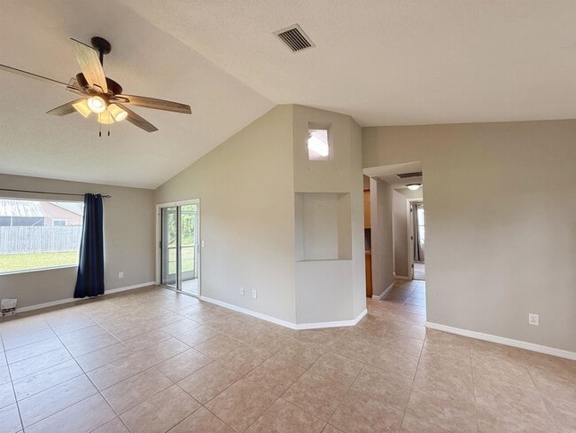 Photo - 39 Fischer Ln