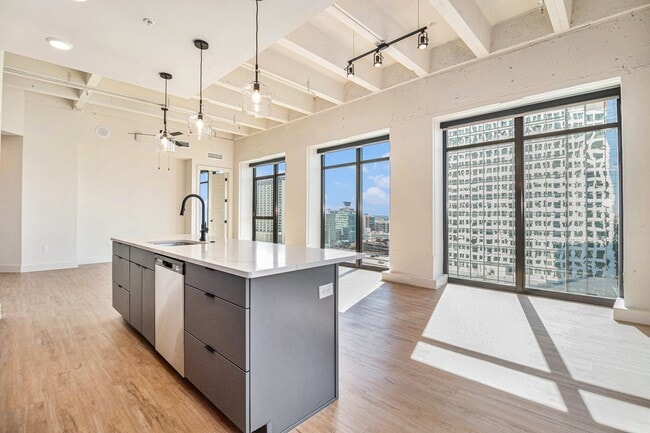 Building Photo - 1801 Smith St Unit 1810 Rental