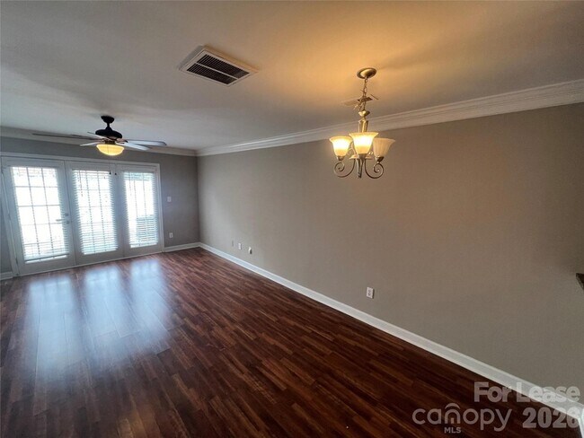 Photo - 1336 Green Oaks Ln Unit E