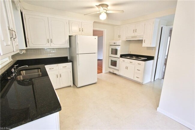 Photo - 4050 Silsby Rd