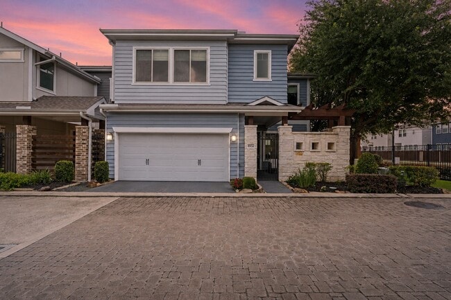 Building Photo - 8904 Aventino Wy