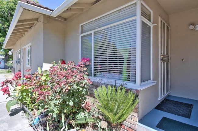 938 Princess Anne Dr