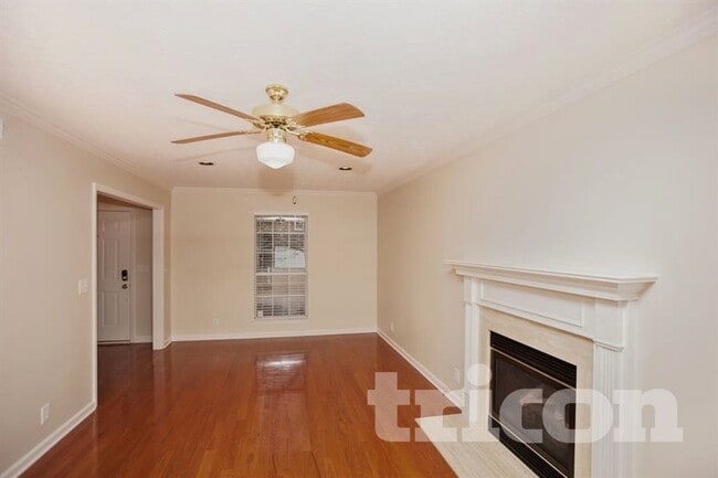 Photo - 2041 Glastonbury Dr