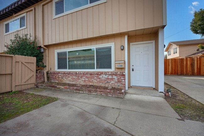 Photo - 5336 Karbet Way Unit B