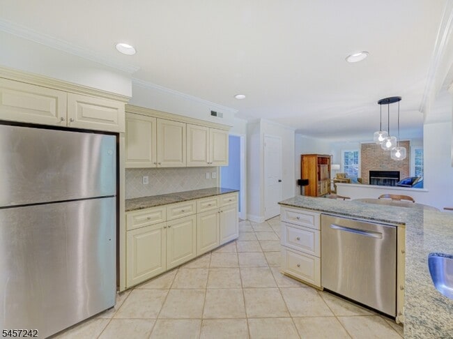 Photo - 152 Woolf Rd