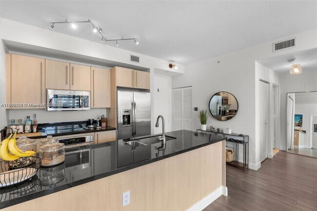 Photo - 79 SW 12th St Unidad 2204S