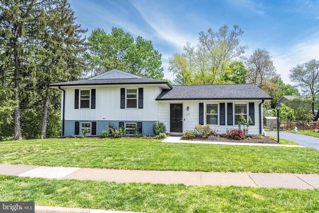 Photo - 724 N Argonne Ave House