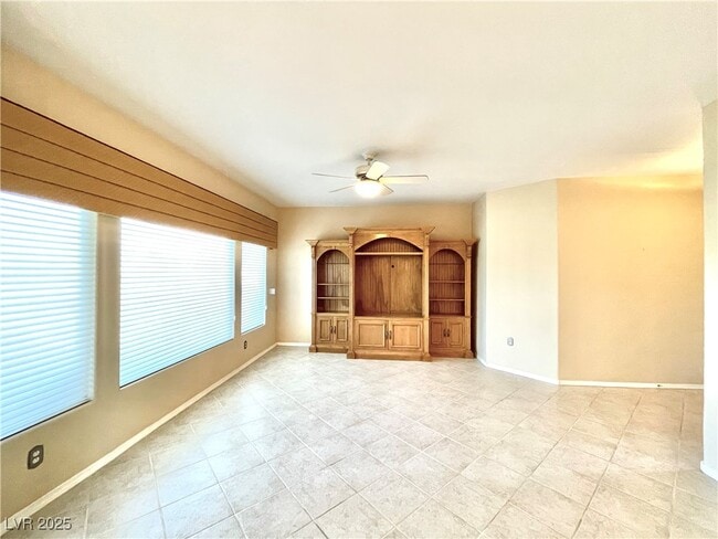 Building Photo - 10820 Amber Ridge Dr Unit 102