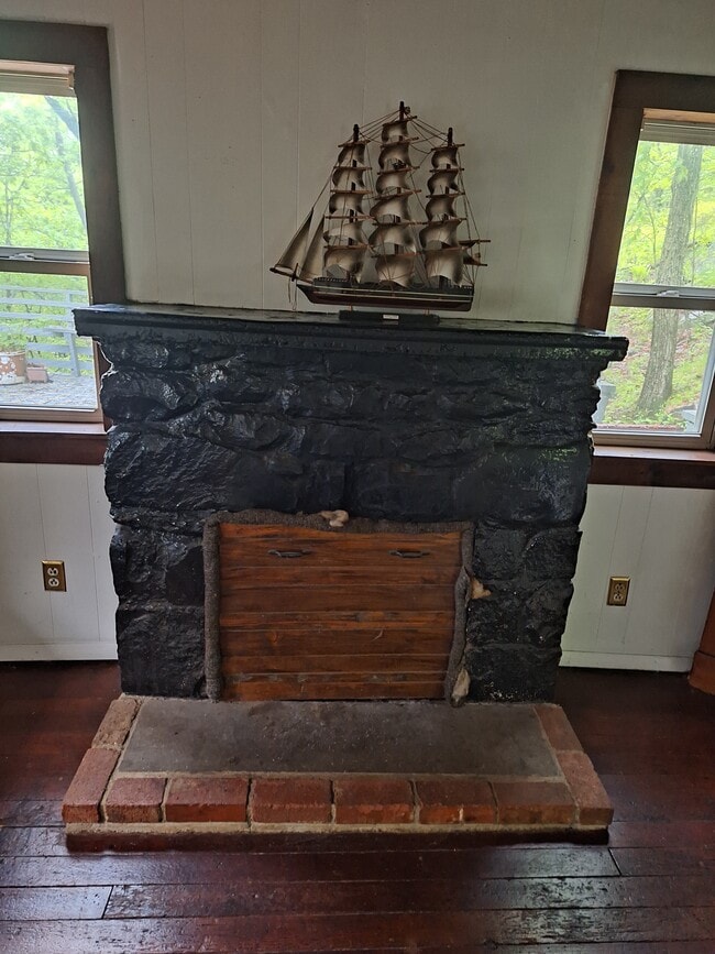 Photo - 33 Oakwood Trail S