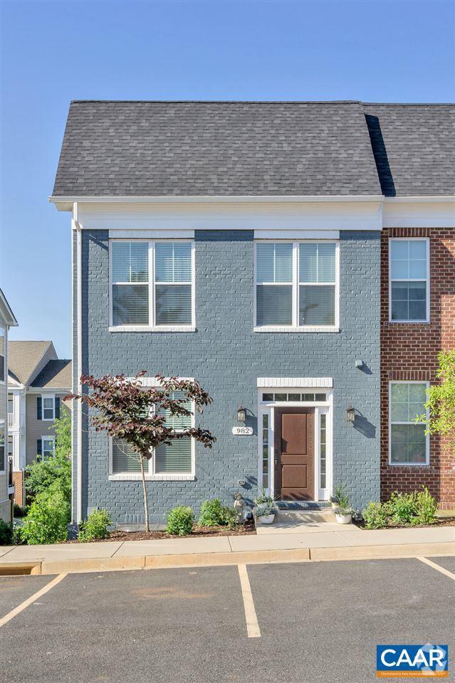 Building Photo - 982 Belvedere Way Rental