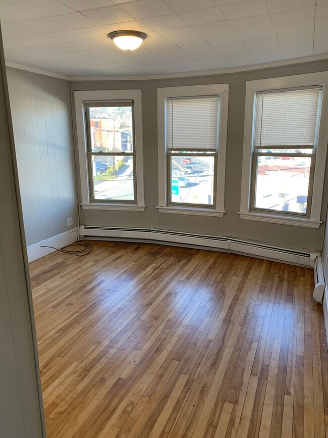 Photo - 135 Lafayette Square Unit 3L