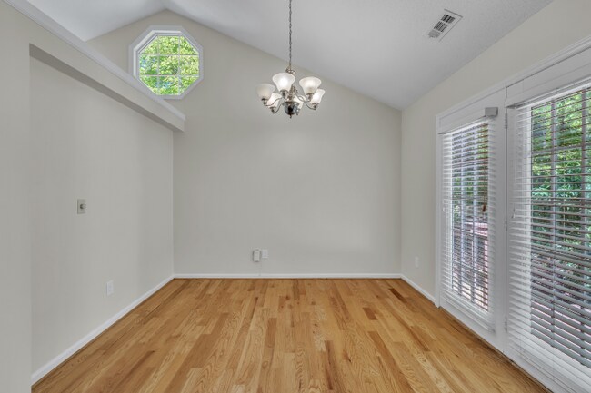 Photo - 106 London Plain Ct