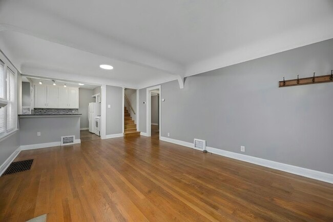 Photo - 1600 Mclean Ave