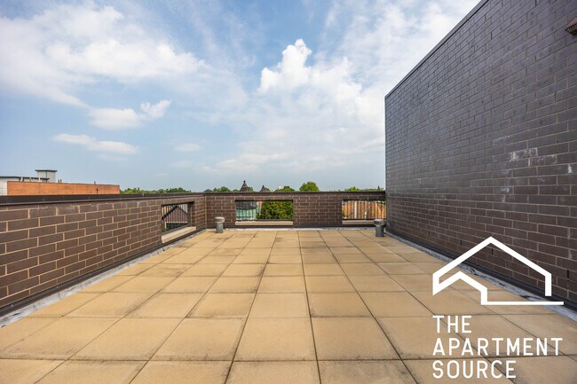 Photo - 2533 W Fullerton Ave Unit 03