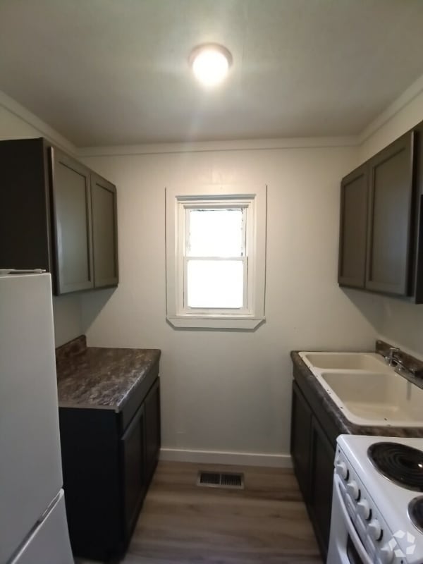 Building Photo - 218 Morning Dr Unit 5 Rental