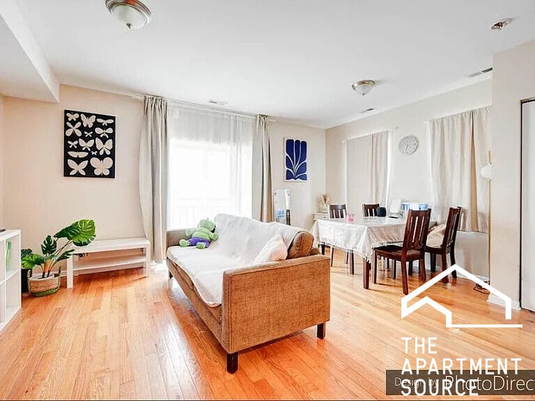 Photo - 3211 W Armitage Ave