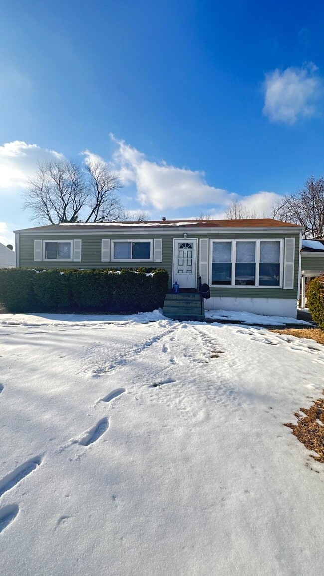 Building Photo - 3437 Elmhurst Dr