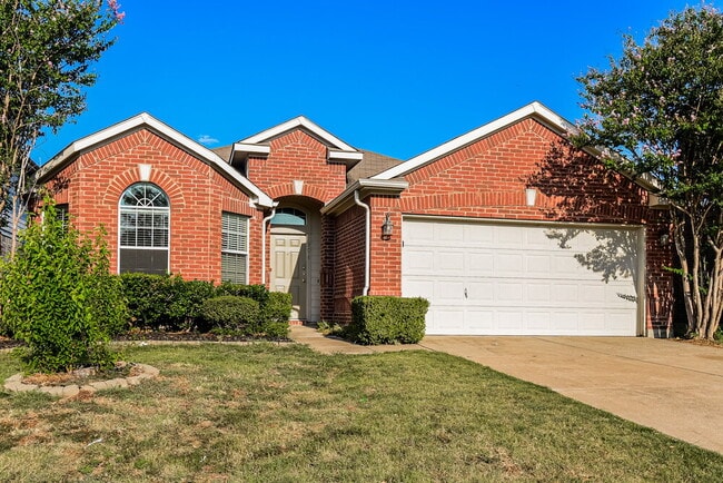 Photo - 906 Oak Hollow Ln
